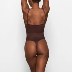 BARELY THERE SCOOP BODYSUIT | COCOA 8 BARELY THERE SCOOP BODYSUIT | COCOA -SWIM Sales Store SKIMS BODYSUIT BD THG 3141 DB COA 0014 BK