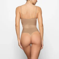 BARELY THERE SCOOP BODYSUIT | CLAY -SWIM Sales Store SKIMS BODYSUIT BD THG 3141 DD CLY 0018 BK