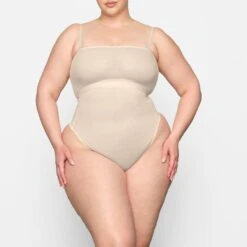 SHEER SCULPT BANDEAU | SAND -SWIM Sales Store SKIMS BRA BR BND 0254 DC SND 0003 FR