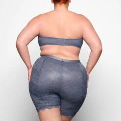 SKIMS LACE BANDEAU | THUNDER 12 SKIMS LACE BANDEAU | THUNDER -SWIM Sales Store SKIMS BRA BR BND 2135 ZB THG 0025