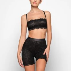 SKIMS LACE BANDEAU | ONYX 13 SKIMS LACE BANDEAU | ONYX -SWIM Sales Store SKIMS BRA BR BND 2135 ZD ONX 0006