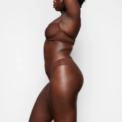 ULTRA FINE MESH STRAPLESS BRA | MAHOGANY 14 ULTRA FINE MESH STRAPLESS BRA | MAHOGANY -SWIM Sales Store SKIMS BRA BR UWR 2209 RA MHG 024 SD