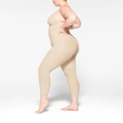 SEAMLESS SCULPT CATSUIT | SAND 7 SEAMLESS SCULPT CATSUIT | SAND -SWIM Sales Store SKIMS SHAPEWEAR BD FUL 2901 JB SND 0009 SD