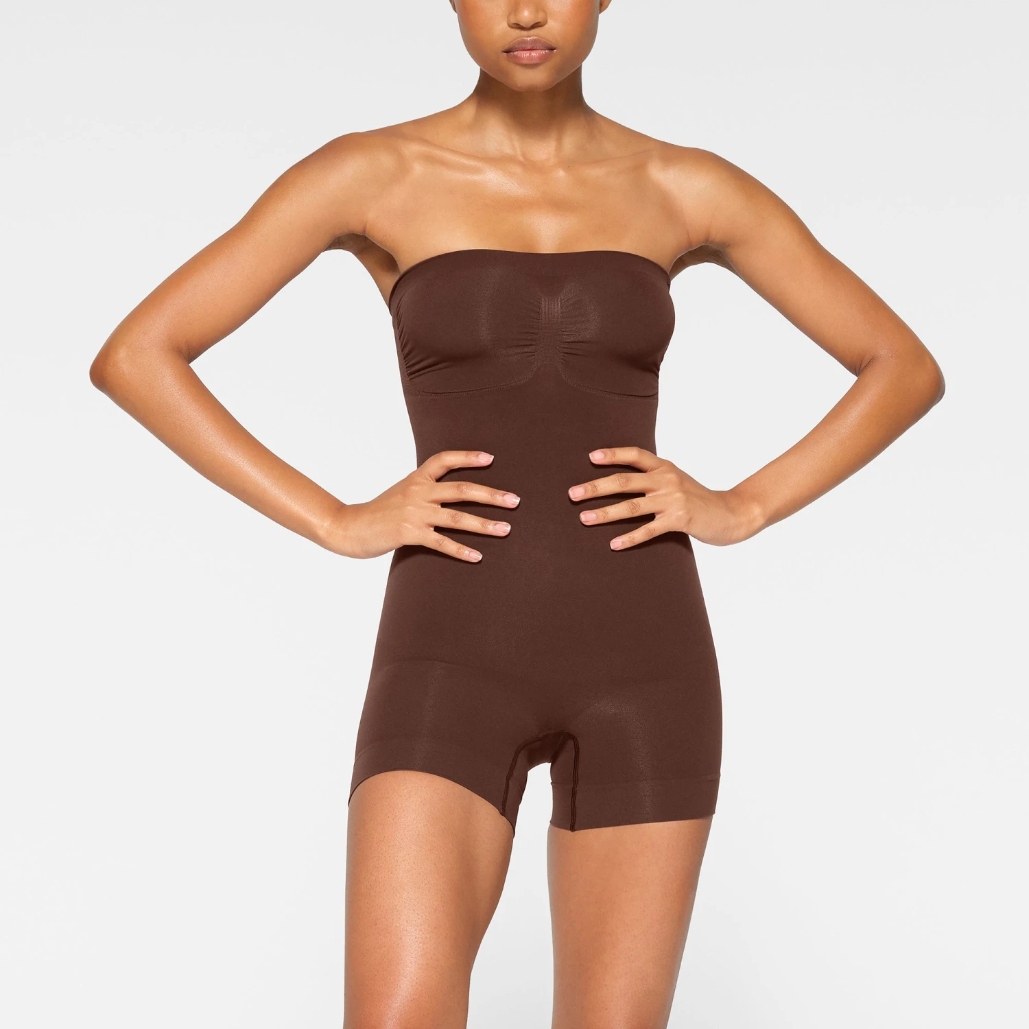 SEAMLESS SCULPT STRAPLESS SHORTIE BODYSUIT | COCOA 3 SEAMLESS SCULPT STRAPLESS SHORTIE BODYSUIT | COCOA - Image 3