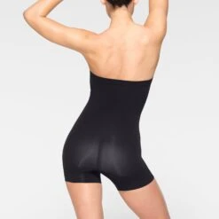 SEAMLESS SCULPT STRAPLESS SHORTIE BODYSUIT | ONYX -SWIM Sales Store SKIMS SHAPEWEAR BD MDT 2914 JC ONX 0038 BK