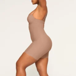 DEEP PLUNGE SHAPEWEAR MID THIGH BODYSUIT | SIENNA -SWIM Sales Store SKIMS SHAPEWEAR BD MDT 2960 LA SIE 0011