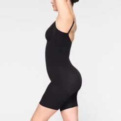 SEAMLESS SCULPT MID THIGH BODYSUIT | ONYX -SWIM Sales Store SKIMS SHAPEWEAR BD MDT 3372 IE ONX 0010 SD