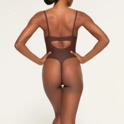 DEEP PLUNGE SHAPEWEAR BODYSUIT | COCOA -SWIM Sales Store SKIMS SHAPEWEAR BD THG 2959 LB COA 0011