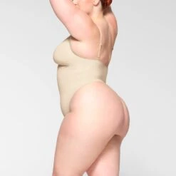 SEAMLESS SCULPT THONG BODYSUIT | SAND -SWIM Sales Store SKIMS SHAPEWEAR BD THG 3369 ID SND 0012 SD