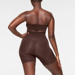 SEAMLESS SCULPT BANDEAU | ESPRESSO -SWIM Sales Store SKIMS SHAPEWEAR BR BAN 2895 IC ESP 0041 BK