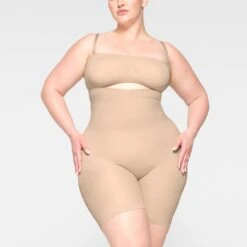 SEAMLESS SCULPT BANDEAU | MICA -SWIM Sales Store SKIMS SHAPEWEAR BR BAN 2895 JB MCA 0002 FR b0b98e4f 1549 4d0a a935 41a9e9dfd8d5