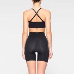 SEAMLESS SCULPT BANDEAU | ONYX -SWIM Sales Store SKIMS SHAPEWEAR BR BAN 2895 JC ONX 0018 BK