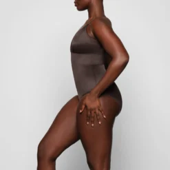 BARELY THERE BODYSUIT BRIEF W/ SNAPS | ESPRESSO -SWIM Sales Store SKIMS SHAPEWEAR SH BSB 1641 ZA ESP 0008