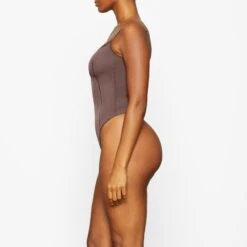 SHEER SCULPT THONG BODYSUIT | COCOA -SWIM Sales Store SKIMS SHAPEWEAR SH LBT 0248 YC COA 0012
