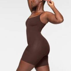 EVERYDAY SCULPT MID THIGH BODYSUIT | ESPRESSO -SWIM Sales Store SKIMS SHAPEWEAR SH ONE 2154 IC ESP 0010 SD 5909a592 515c 4a50 94a2 77a01d2c538b