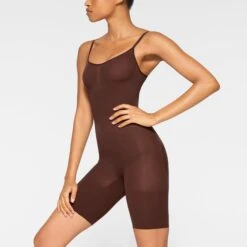 EVERYDAY SCULPT MID THIGH BODYSUIT | COCOA -SWIM Sales Store SKIMS SHAPEWEAR SH ONE 2154 JA COA 0011 SD 7939a3b9 2e39 4759 8bfc 67ccdf7c5051