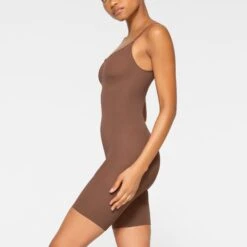 EVERYDAY SCULPT MID THIGH BODYSUIT | JASPER -SWIM Sales Store SKIMS SHAPEWEAR SH ONE 2154 JA JSP 0009 SD