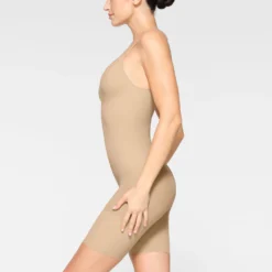EVERYDAY SCULPT MID THIGH BODYSUIT | CLAY -SWIM Sales Store SKIMS SHAPEWEAR SH ONE 2154 JC CLY 0010 SD