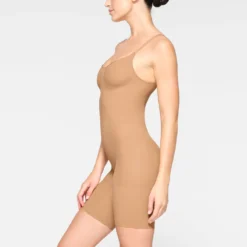 EVERYDAY SCULPT MID THIGH BODYSUIT | OCHRE -SWIM Sales Store SKIMS SHAPEWEAR SH ONE 2154 JC OCH 0009 SD 405445fb a234 439a bbbf a7f77e8ff186