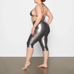 METALLIC SWIM V-WAIST PANT | CARBON -SWIM Sales Store SKIMS SWIM BO PNT 2806 DC CBN 0010 scaled