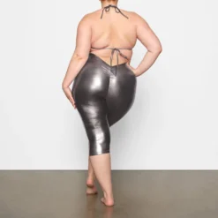 METALLIC SWIM V-WAIST PANT | CARBON -SWIM Sales Store SKIMS SWIM BO PNT 2806 DC CBN 0016 scaled