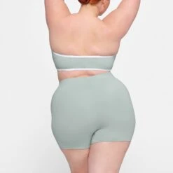 ZIP-UP SWIM MID WAIST SHORT | PACIFIC -SWIM Sales Store SKIMS SWIM BO SHO 3023 HC PAC 0016 BK