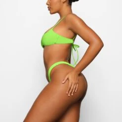 SWIM MICRO SCOOP BIKINI TOP | NEON GREEN -SWIM Sales Store SKIMS SWIM BT SCP 2785 CA NGE 0009 SD