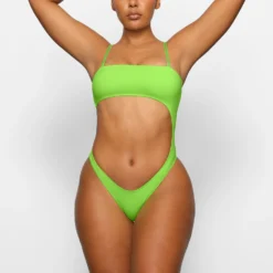 SWIM STRAPLESS MONOKINI | NEON GREEN -SWIM Sales Store SKIMS SWIM OP BRF 2795 CA NGE 0006 FRa