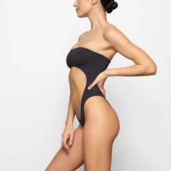 SWIM STRAPLESS MONOKINI | ONYX -SWIM Sales Store SKIMS SWIM OP BRF 2795 CD ONX 0027 SD