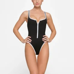 ZIP-UP SWIM SCOOP NECK ONE PIECE | ONYX -SWIM Sales Store SKIMS SWIM OP BRF 3026 HD ONX 0022 FR 4e00ebe7 27d3 4d86 9acf 2a99735bf665