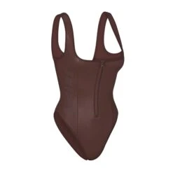 RUBBERIZED SCUBA SWIM SCOOP NECK ONE PIECE | COCOA -SWIM Sales Store SKIMS SWIM OP BRF 3164 COA SIDE