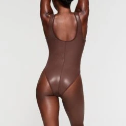 RUBBERIZED SCUBA SWIM SCOOP NECK ONE PIECE | COCOA -SWIM Sales Store SKIMS SWIM OP BRF 3164 NB COA 017