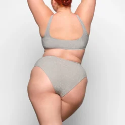 GLITTER SWIM SCOOP BIKINI TOP | NICKEL -SWIM Sales Store SKIMS SWIM SW SCN 0106 NIC ZB 0020 BK x1 8d218a3d 752b 40d8 b2a0 9e3e942a9d17